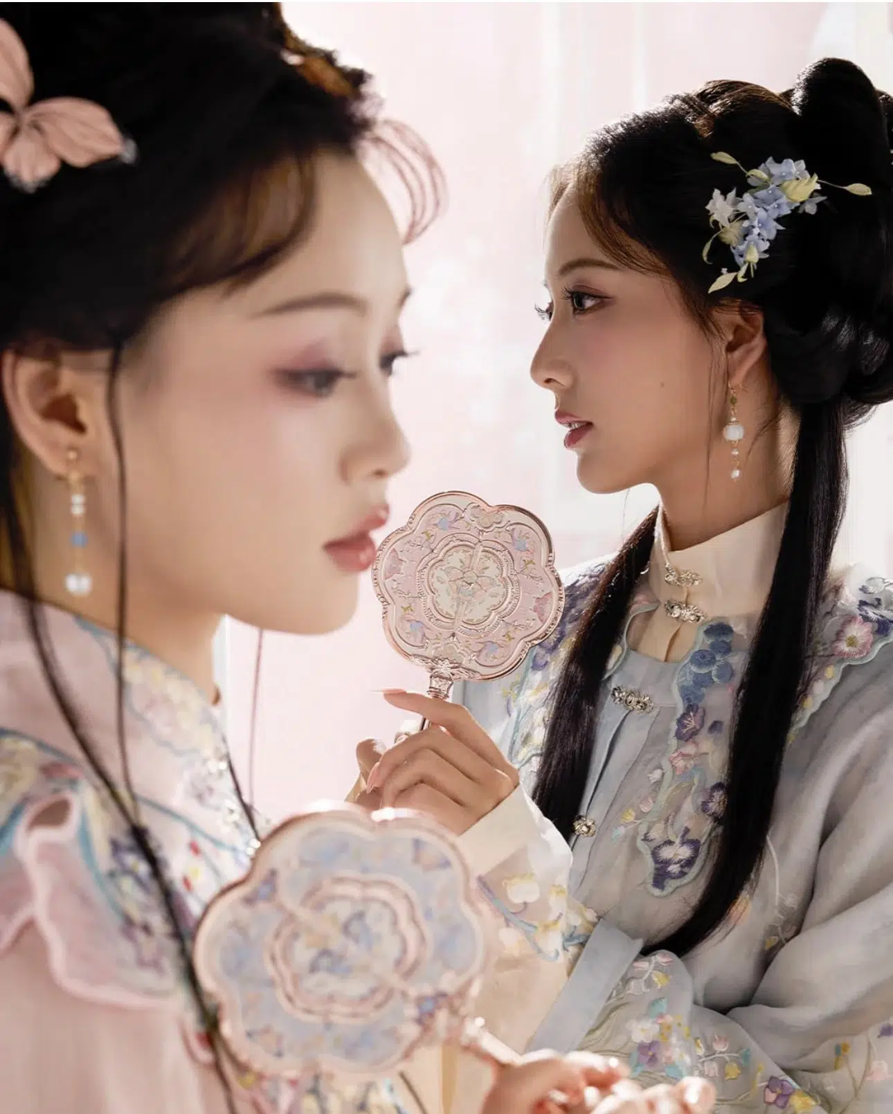 Flower Knows Butterfly Cloud Collar El Aynası