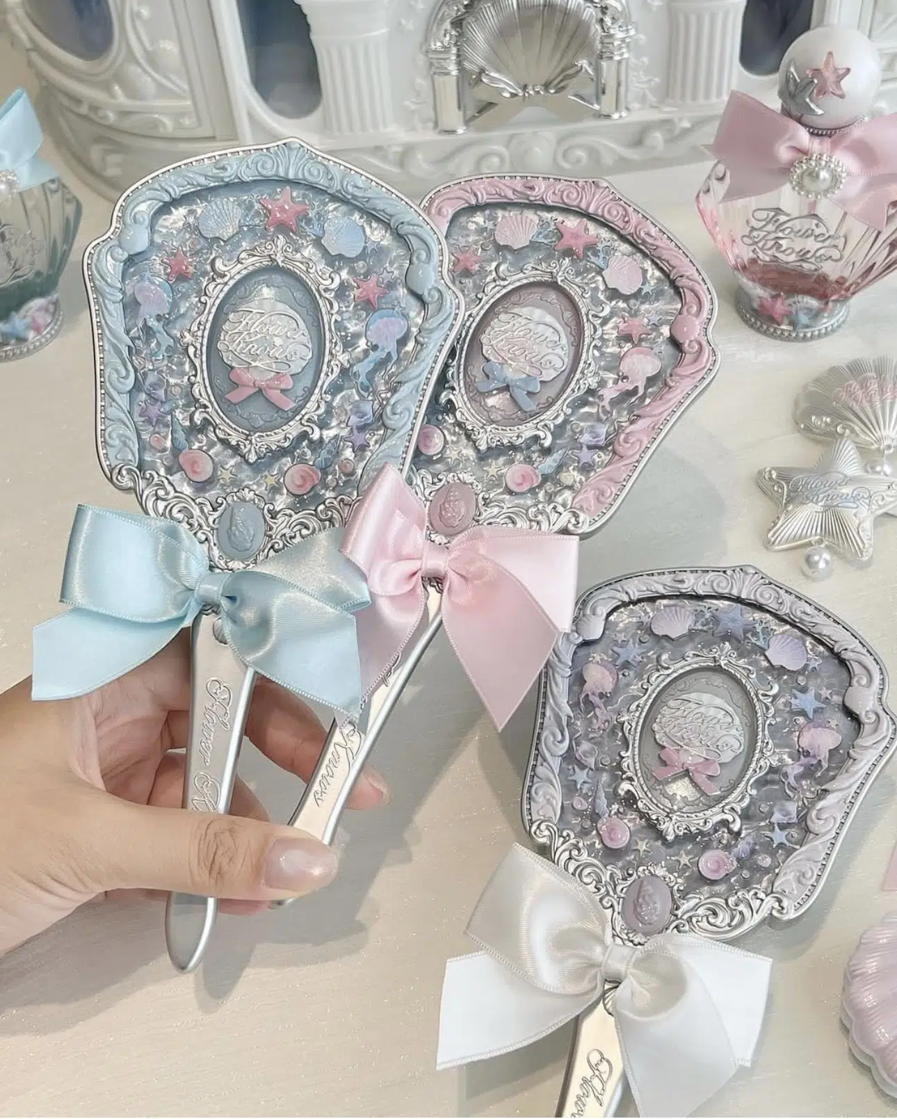 Flower Knows Shell's Jewel El Aynası